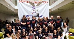 Više od tisuću mladih liječnika u Varšavi prosvjedovalo protiv malih plaća