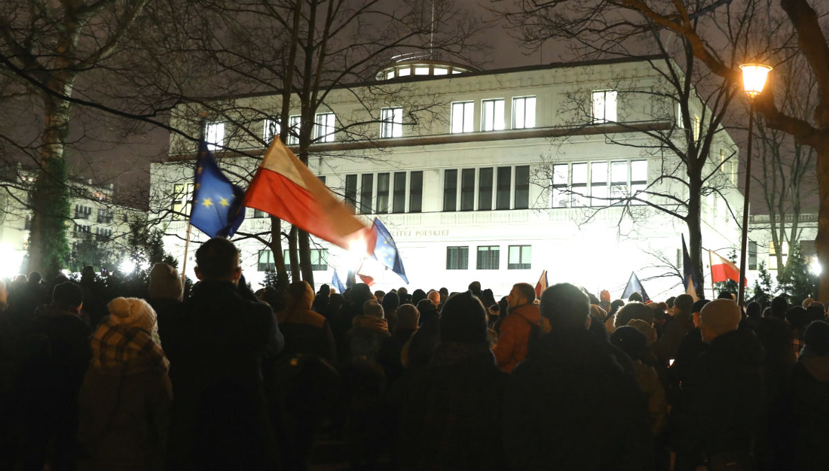 Konzervativci žele još više ograničiti pobačaj, Poljakinje izašle na ulice