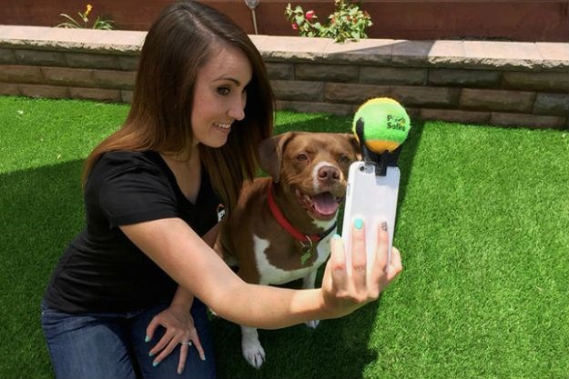 Ovaj gadget vam pomaže da snimite savršeni selfie s ljubimcem