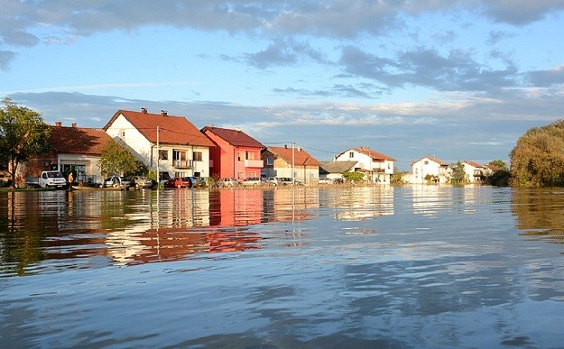 Karlovac neprepoznatljiv, šteta je ogromna; Lekenik u neizvjesnosti, vodeni val stiže noćas