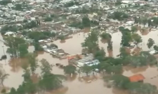 Strašne poplave u Južnoj Americi, više od 150.000 ljudi prisiljeno napustiti svoje domove