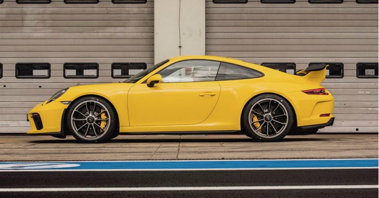 VIDEO Vožnja za pamćenje: Pogledajte nastup Porschea 911 GT3 na Nürburgringu