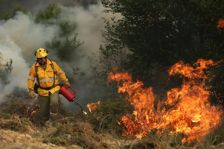 U novom požaru u Portugalu ozlijeđeno devet vatrogasaca
