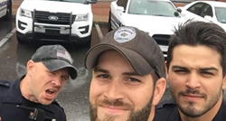 FOTO Selfie trojice seksi policajaca koji spašavaju žrtve uragana uzbudio je tisuće žena diljem svijeta