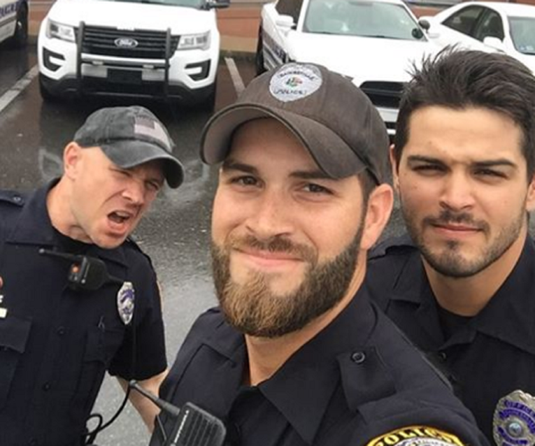 FOTO Selfie trojice seksi policajaca koji spašavaju žrtve uragana uzbudio je tisuće žena diljem svijeta