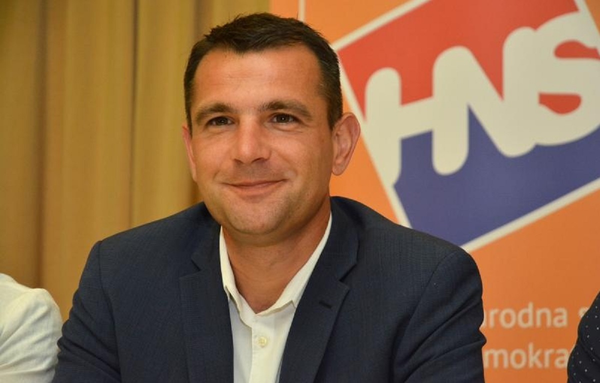 Posavec o preslagivanju: "Na snazi je odluka da nema preslagivanja i to se poštuje"