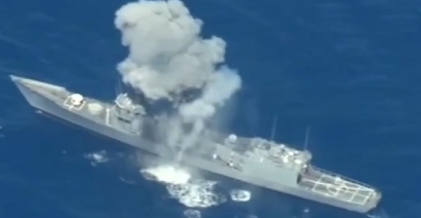 VIDEO Demonstracija moći: Udarali po ratnom brodu svim snagama, potopili ga tek nakon 12 sati