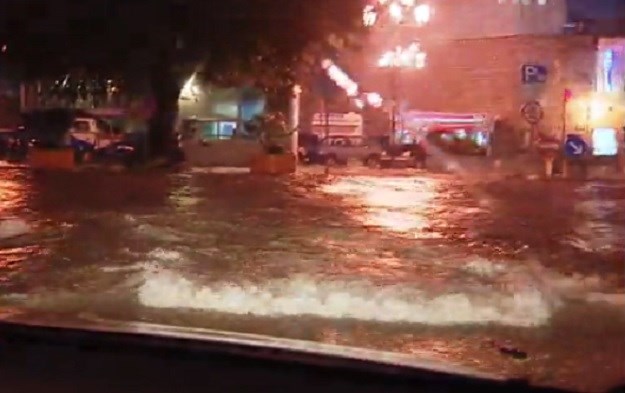 Potop u Šibeniku i Vodicama, Murter odsječen od kopna: Bujice nosile sve pred sobom