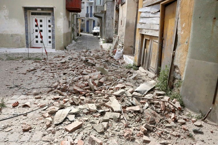 U potresu u Grčkoj poginula jedna osoba, desetak ozlijeđenih