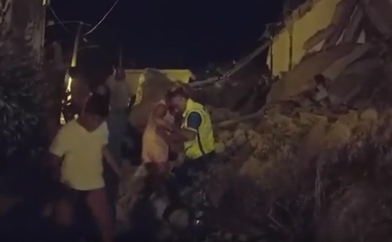 Potres pogodio talijanski otok, poginula žena, turisti bježali u panici