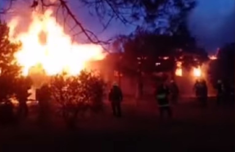 VIDEO Požar u klinici u Azerbajdžanu, najmanje 24 mrtvih: "Žrtve su bile vezane za krevete"
