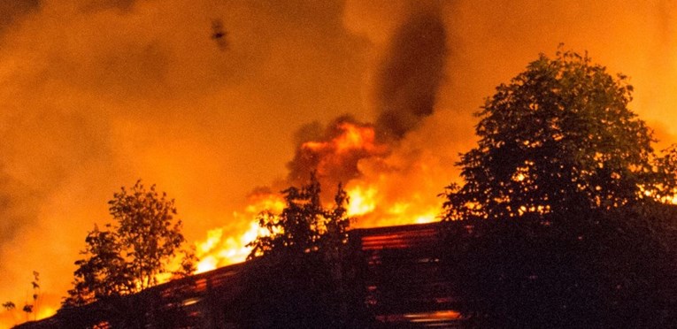 Veliki požar u tvornici opasnog kemijskog otpada u Sloveniji