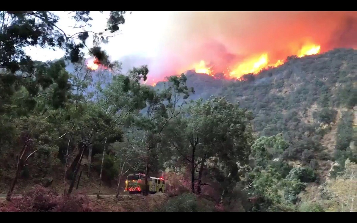 Požar Thomas prijeti kućama bogataša: "Ovo je najveća borba vatrogasaca u povijesti Kalifornije"