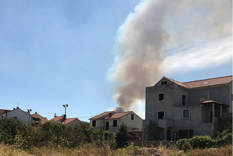 GORE OTOCI Novi požar kod Ivoševaca, podignut stupanj pripravnosti