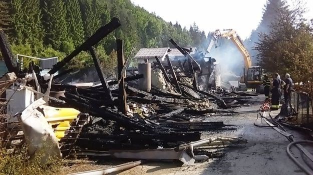 U Delnicama izgorjela proizvodna hala, šteta veća od milijun kuna