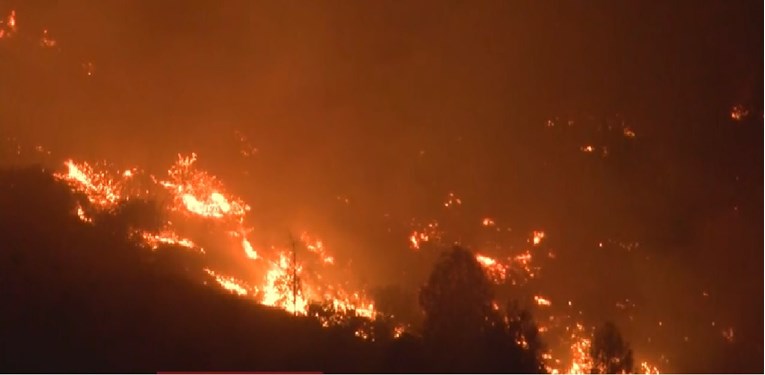 VIDEO IZVANREDNO STANJE Ogromni požari u Kaliforniji, agresivna vatra guta zapad SAD-a