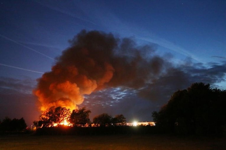 VIDEO Veliki požar u C.I.O.S.-u na Jankomiru: "Možda je podmetnut, zaštitar je vidio paraglajdera"
