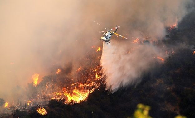 Veliki požar u naselju gdje žive brojni slavni blizu Los Angelesa, evakuirano 5000 ljudi