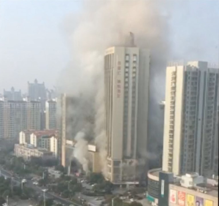 Požar u kineskom hotelu, ljudi su skakali kroz prozor