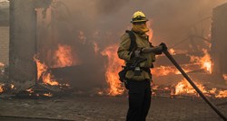 Divovski požar u Kaliforniji proširio se do Los Angelesa