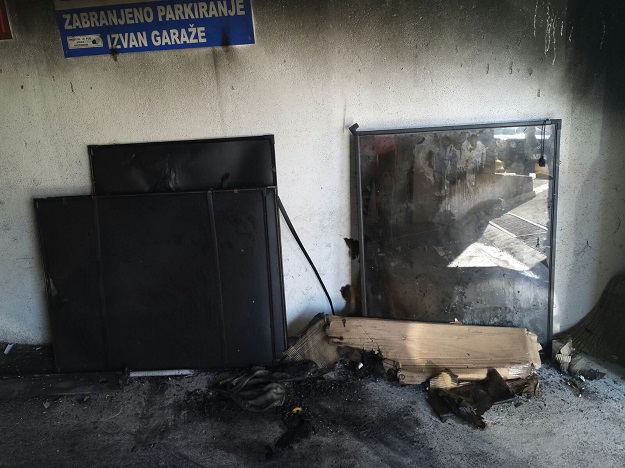 U Omišu potpaljen motocikl, požar progutao i skladište
