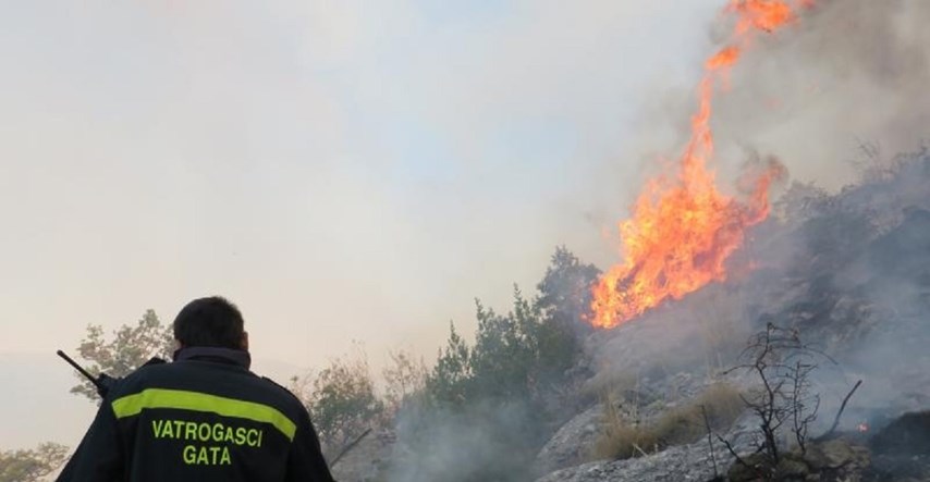 U Splitsko-dalmatinskoj županiji za vikend u požarima izgorjela površina od 488 nogometnih terena