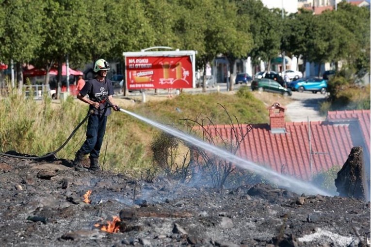 Novi požar u Splitu, vatrogasci ga brzo ugasili