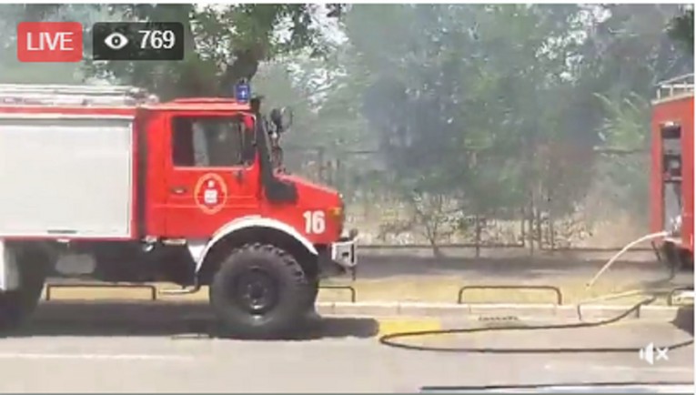 VIDEO Požar kod Hajdukovog stadiona, gorjelo kraj ceste