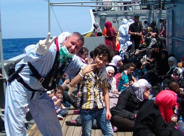 Objavljene nove fotografije: Evo kako hrvatski policajci spašavaju živote migranata na Mediteranu