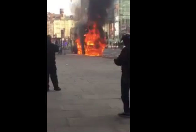 VIDEO Zapalio se autobus u centru Londona