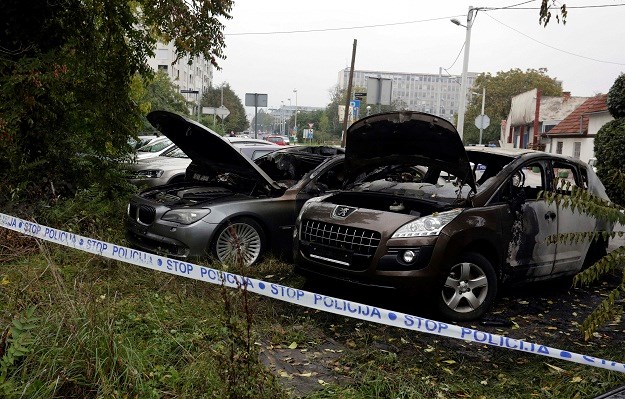 Požar na Trnju namjerno podmetnut, izgorio automobil policiji poznatog ucjenjivača
