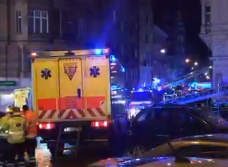 Dvoje poginulih, deseci ozlijeđenih u požaru u hotelu u centru Praga
