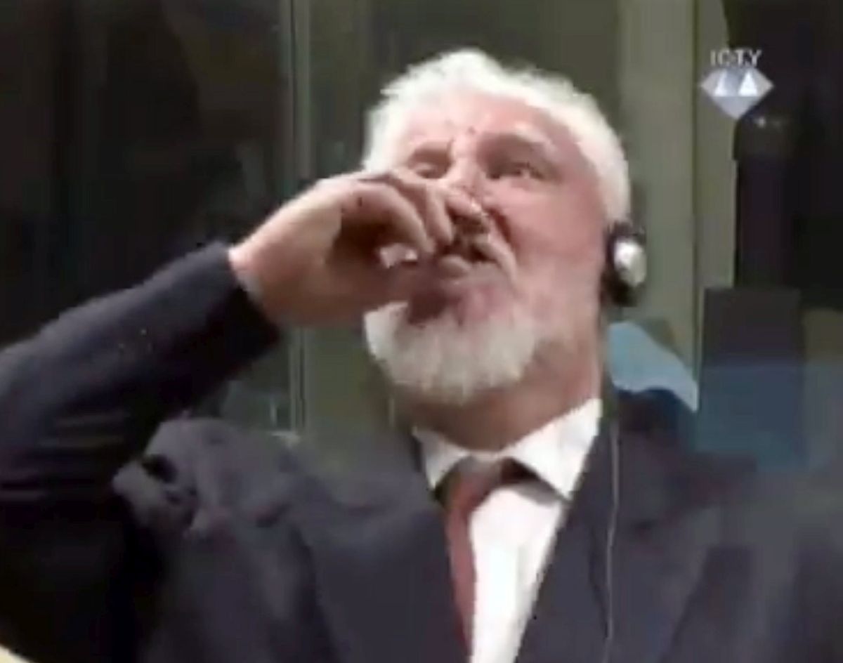 Praljak generalima prije nego što je popio otrov: "Živite i borite se, nemojte završiti kao ja"