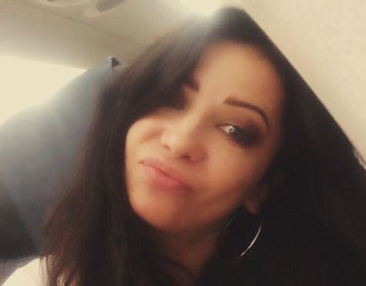 FOTO Ženu priveli u zračnoj luci jer nisu vjerovali koliko ima godina, koliko biste joj vi dali?