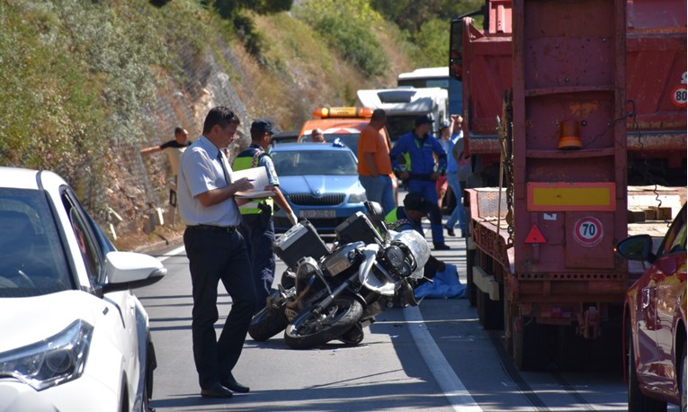 Kod Ploča poginuo motociklist