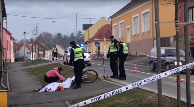 Uz cestu u Pleternici pronađena mrtva biciklistica