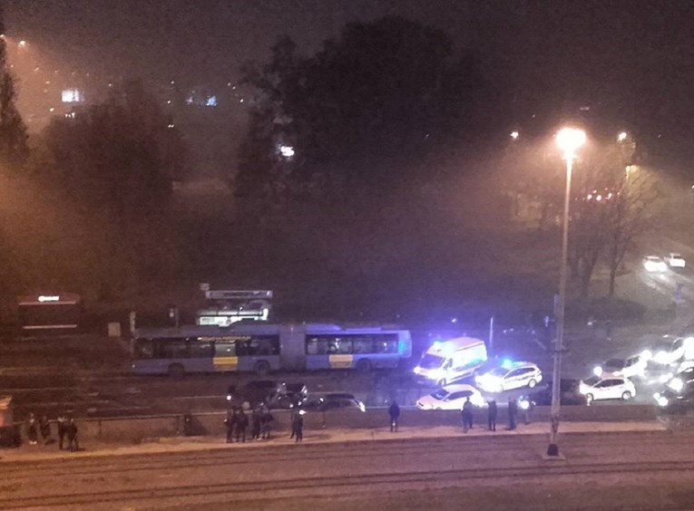 Autom se zabio u ZET-ov autobus u Zagrebu: "Čulo se kao eksplozija bombe"