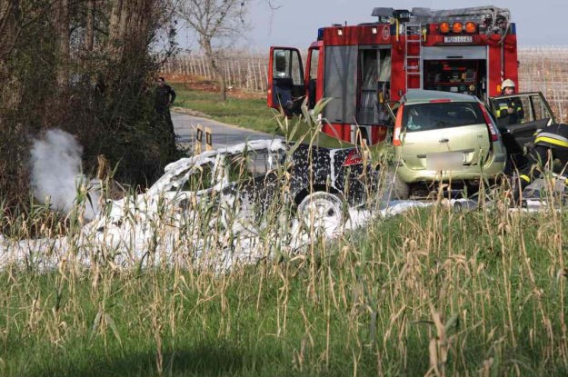 Troje mrtvih u teškoj prometnoj nesreći u Istri, ozlijeđeno jedno dijete