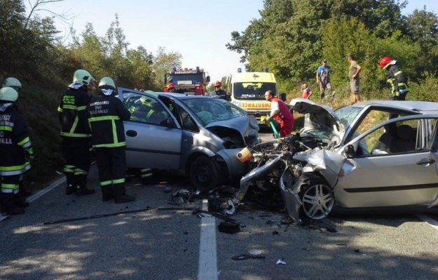 Stravična prometna u Istri: Sudarila se tri auta, jedan vozač poginuo