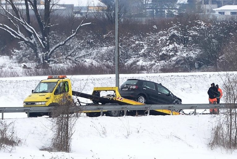 Teška nesreća kod Zaprešića, u sudaru dvaju auta poginula jedna osoba