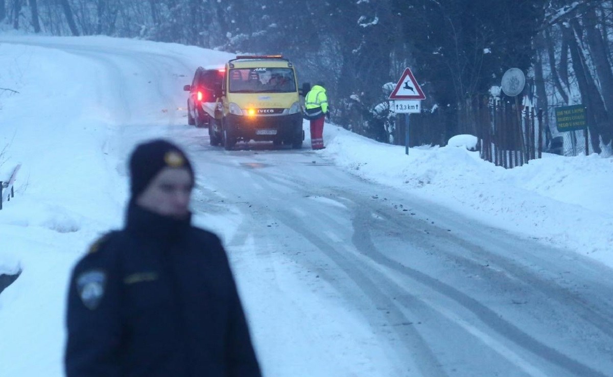 Teška nesreća kod Zaprešića, teretno vozilo sletilo s ceste, vozač poginuo