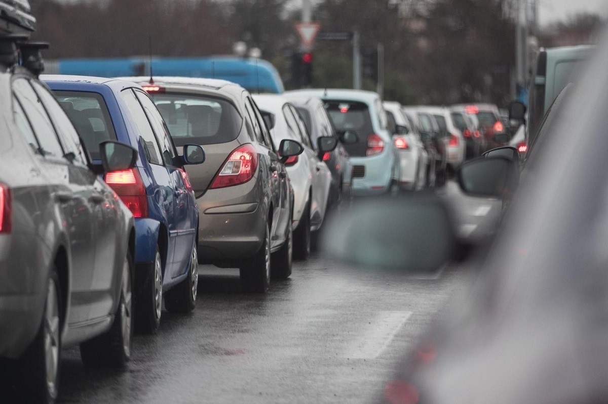 Sa subote na nedjelju počinje ljetno računanje vremena, a s njim dolaze i promjene u prometu