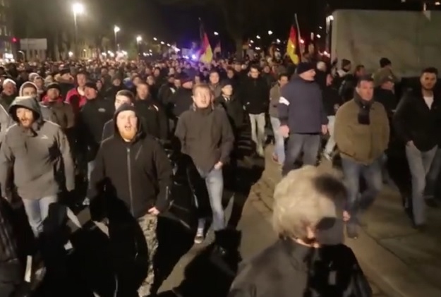 Desetak tisuća ljudi okupilo se na prosvjedu protiv izbjeglica u Dresdenu