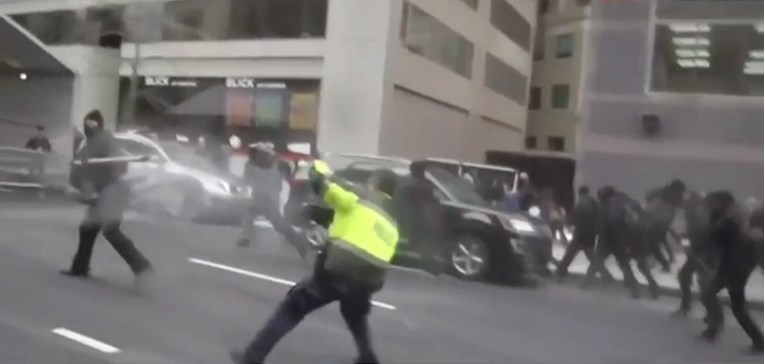 VIDEO 100 uhićenih, u Washingtonu odjekuju pucnjevi, čuju se sirene, sve je u dimu