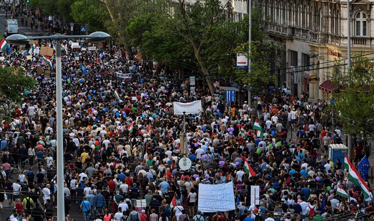 30 tisuća Mađara marširalo Budimpeštom protiv Orbana