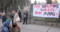 Nastavlja se prosvjed roditelja pred školom u Splitu: Ovo su jedina privatizirana igrališta u Hrvatskoj
