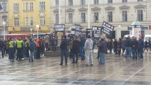 "Nećemo nuklearni otpad u dvorištu": Prosvjed protiv odlagališta na Trgovskoj gori
