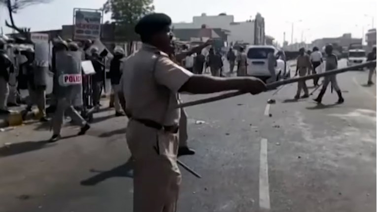 U žestokim prosvjedima u Indiji poginulo najmanje sedam ljudi, pobunila se najniža indijska kasta