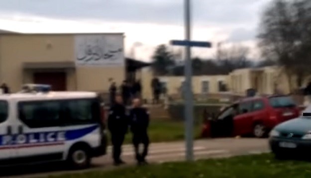 Nova pucnjava u Francuskoj: Autom se pokušao zabiti u vojnike koji su čuvali džamiju
