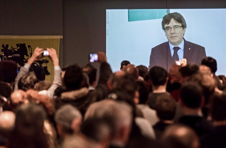 Katalonski parlament usvojio zakon koji omogućuje Puigdemontu da postane predsjednik u egzilu
